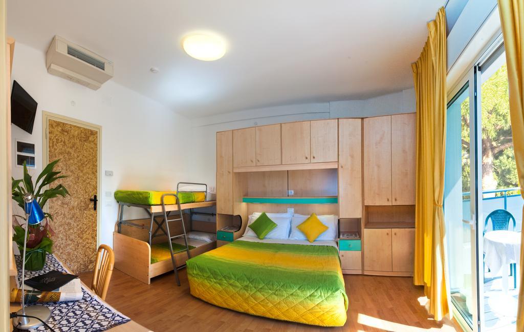 Hotel Gimm Бибионе Стая снимка