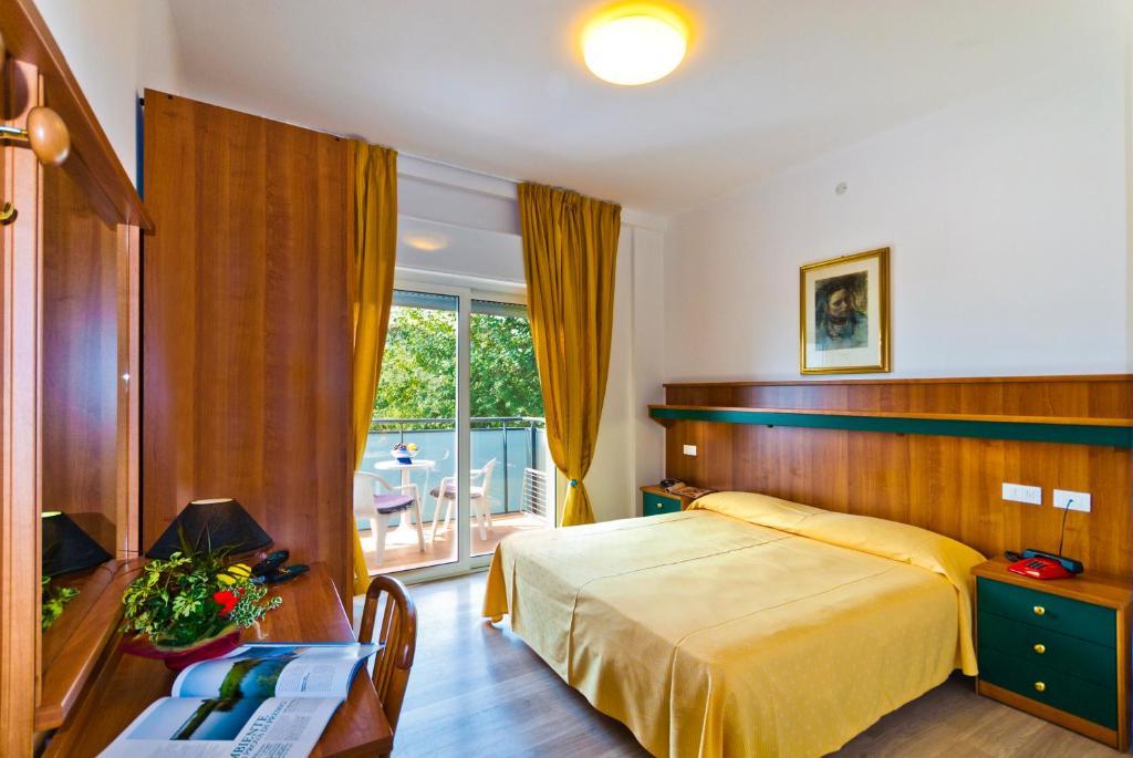 Hotel Gimm Бибионе Стая снимка